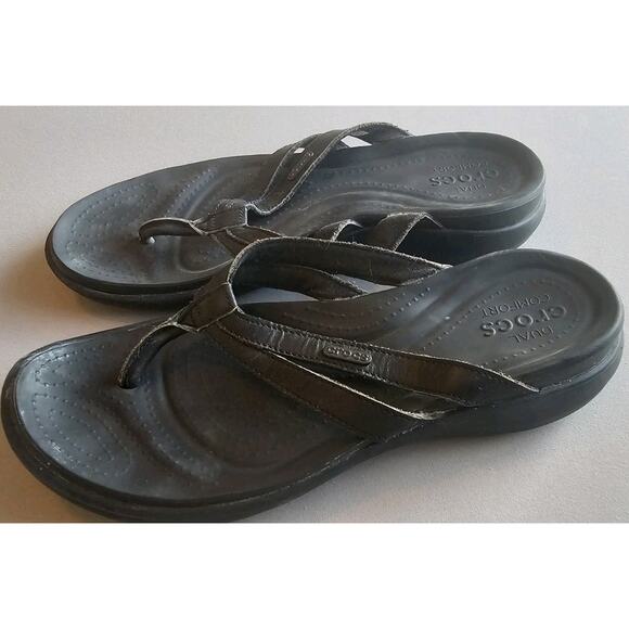 Crocs Sandals Flip Flops Capri Strappy Black Sz 10 Beach Travel Comfortable - Picture 1 of 5